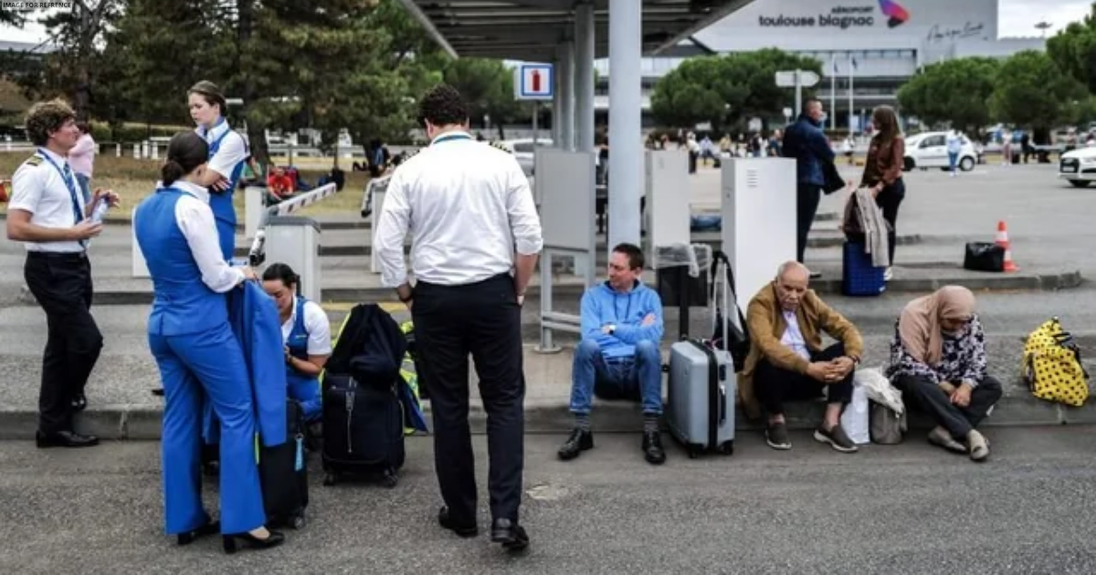 8 French airports forced to evacuate for security reasons